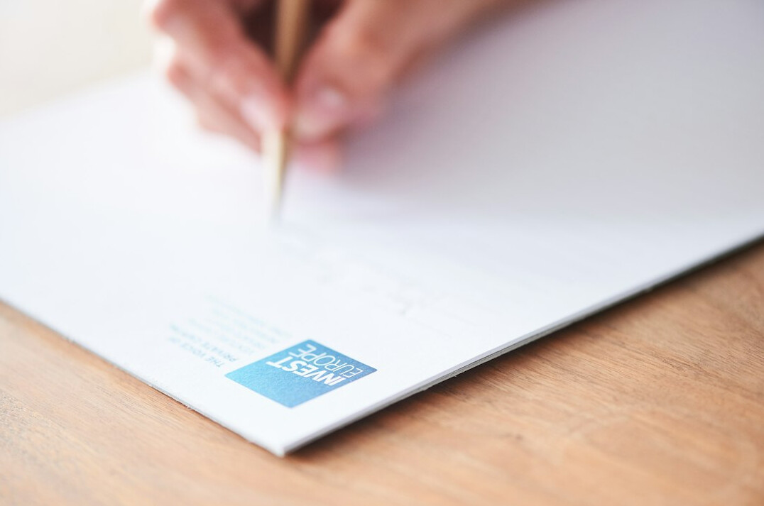 real estate contract signing